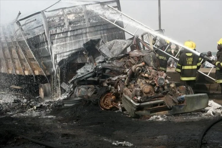 Nijerya’da Trafik Kazası: 12 Ölü, 8 Yaralı!