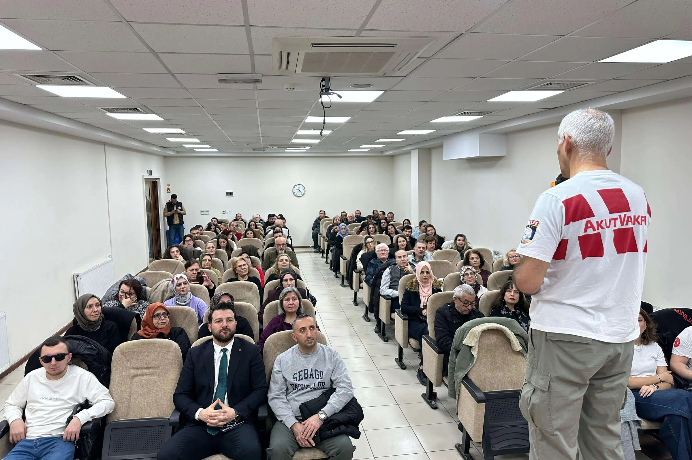 Nilüfer Belediyesi personeline “Temel Afet Bilinci” eğitimi