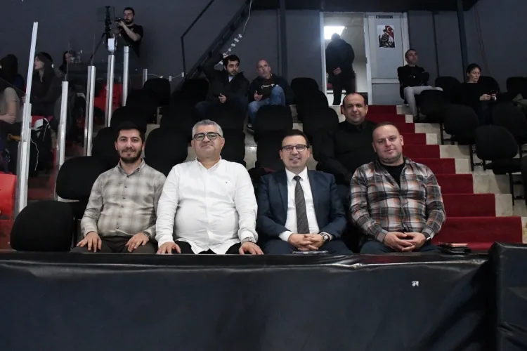 Nilüfer, Beşiktaş’ı Devirip Zirveye Yaklaştı!