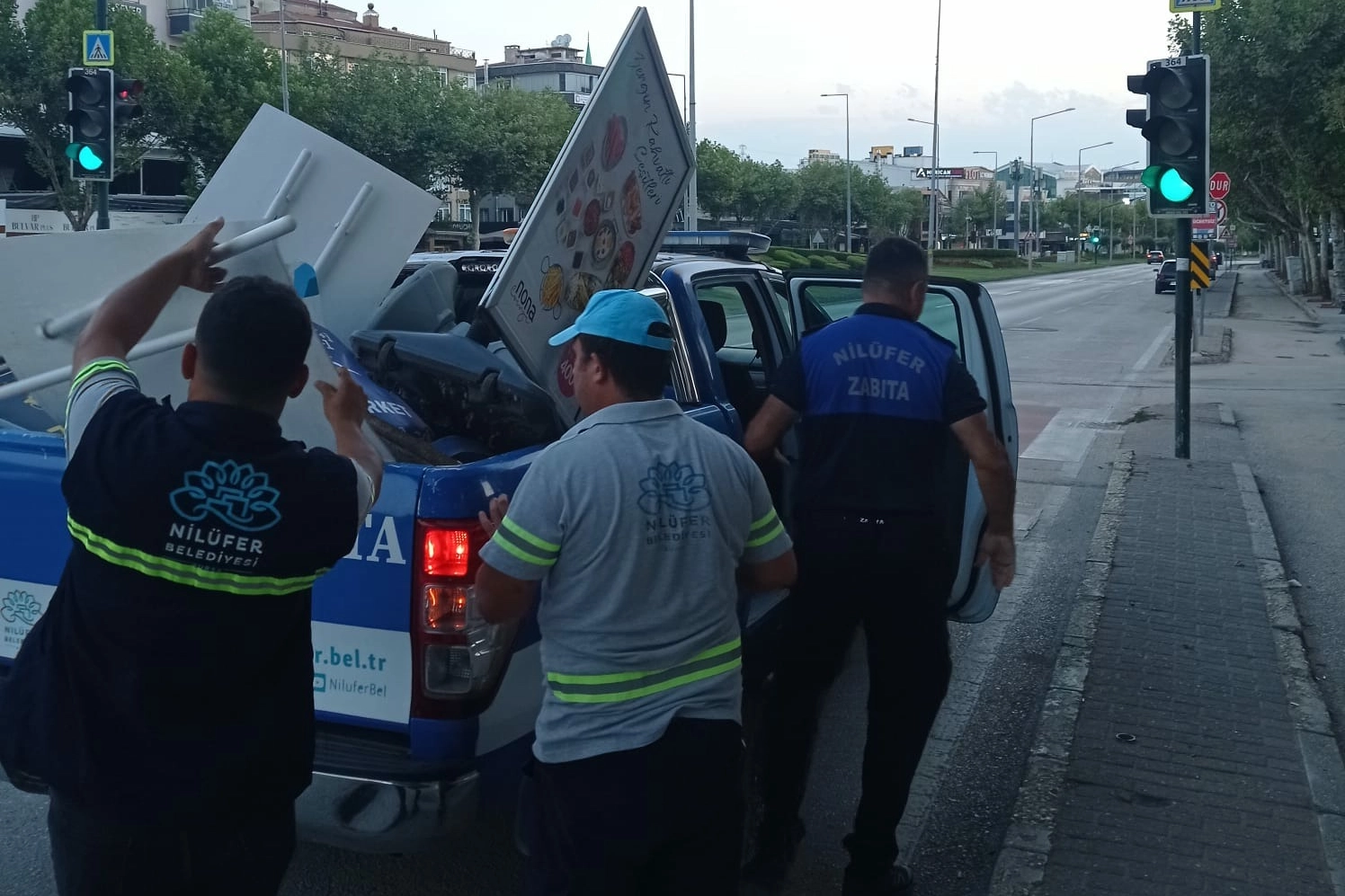 Nilüfer’de Görsel Kirliliğe Son: Tabelalar Kaldırıldı!