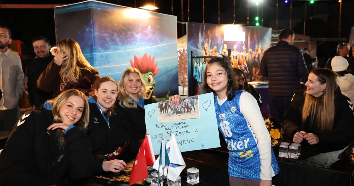 Nilüfer Kadın Voleybol Takımı’na Coşkulu Destek!
