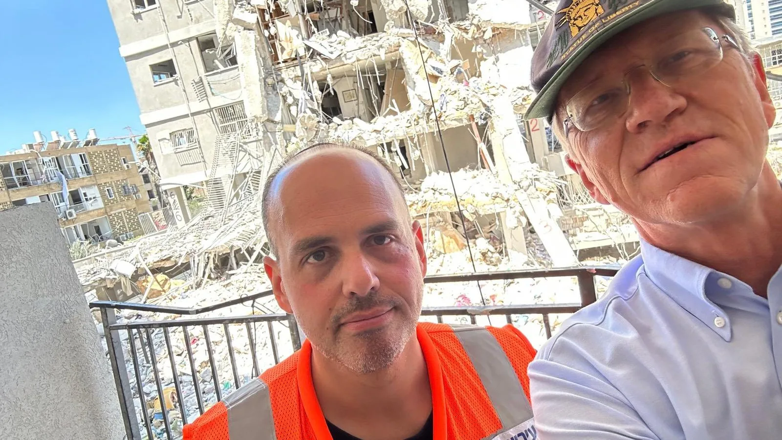 Norveç Büyükelçiliğine El Bombası Saldırısı!