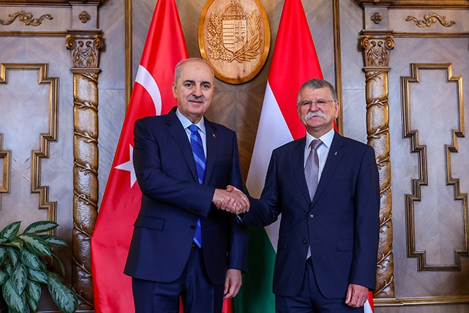 Numan Kurtulmuş’tan Macaristan’a Stratejik Ziyaret