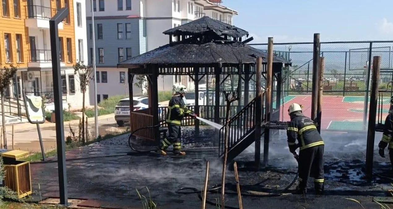 Nurdağı’nda Çocuk Parkı Alevlere Teslim!
