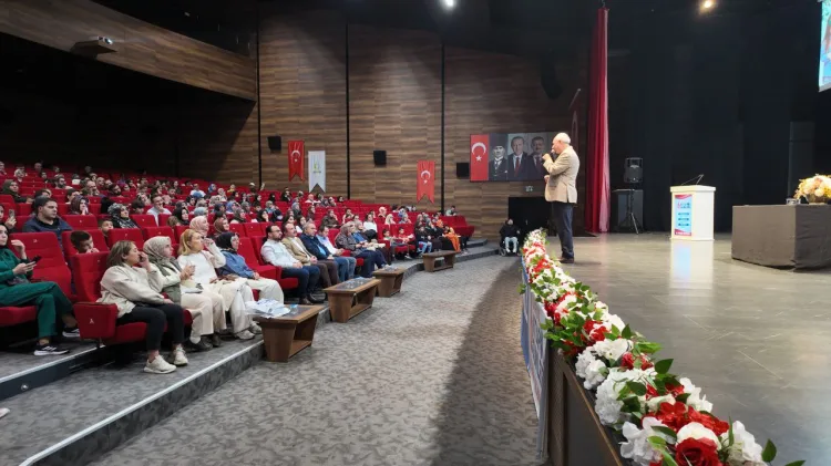 Nurullah Genç, Çayırova Kitap Günleri’nde!