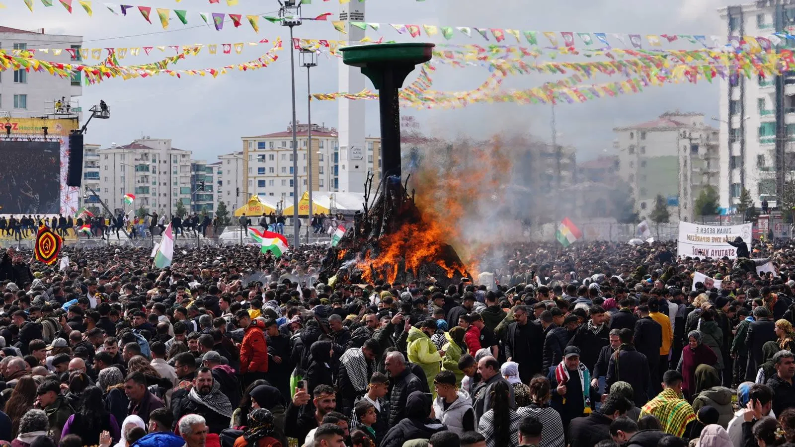 Öcalan’ın Mesajı ve Diyarbakır’daki Nevroz Coşkusu