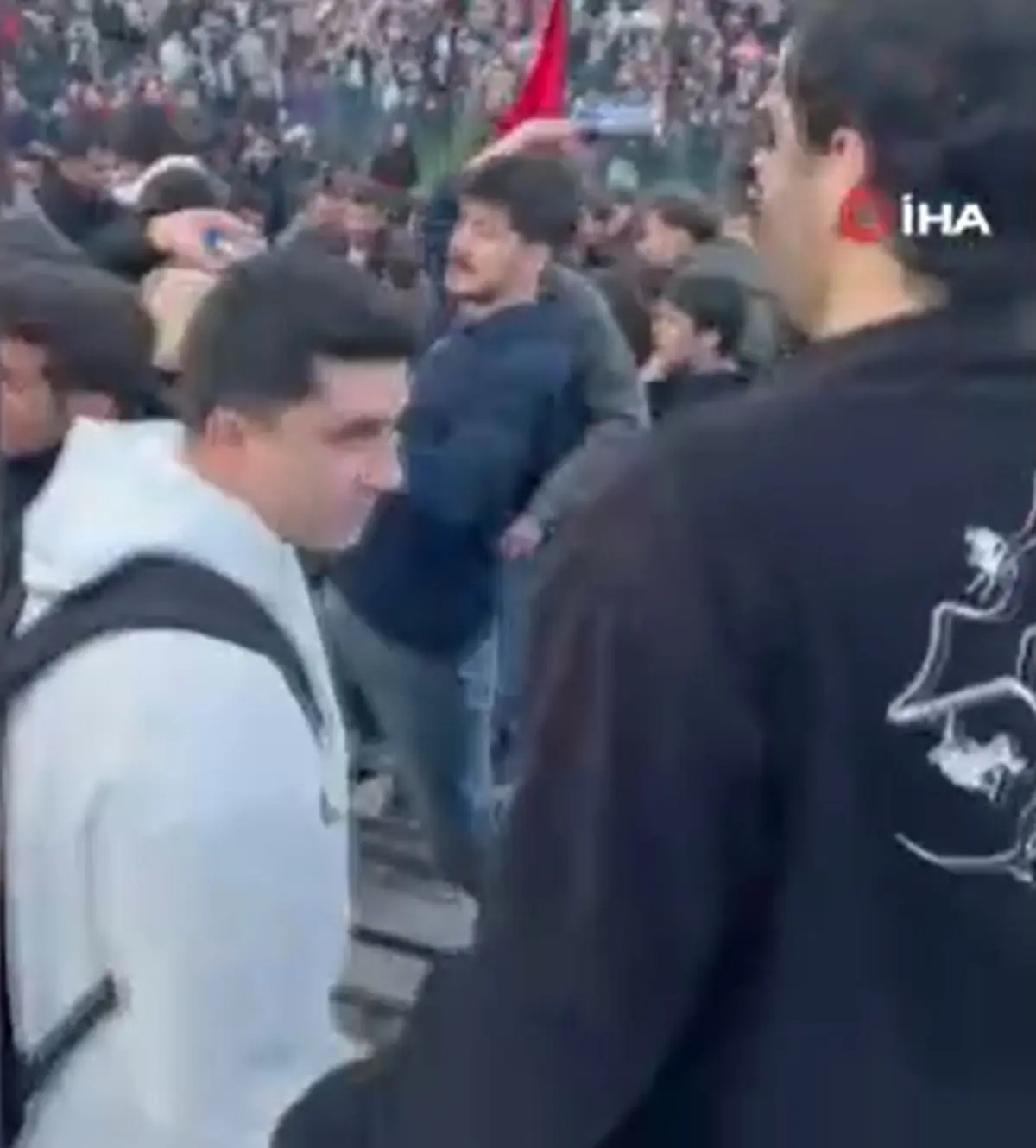 ODTÜ de Türk bayraklı protesto! Ortalık savaş alanına döndü: O anlar kamerada 3