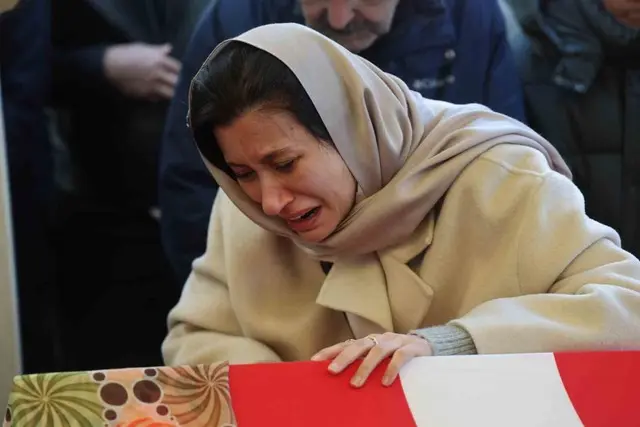 Öğrencisi tarafından öldürülen Fatma Nur öğretmene son veda! Tabutun yanından ayrılmadı 7