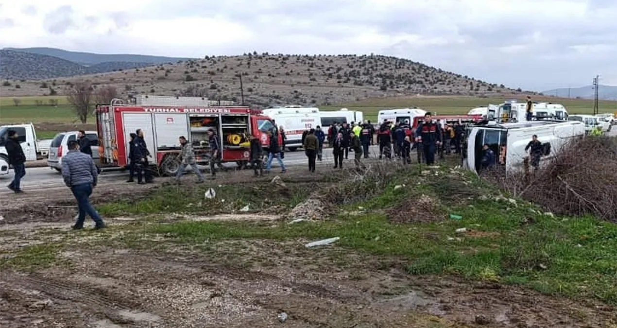 Öğrenci Servisi Devrildi: 6 Yaralı!