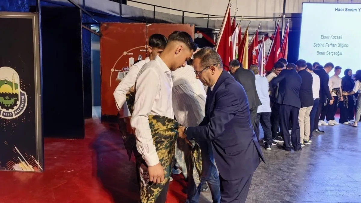 Öğrenciler Ahilik Geleneğiyle Mezuniyet Töreni