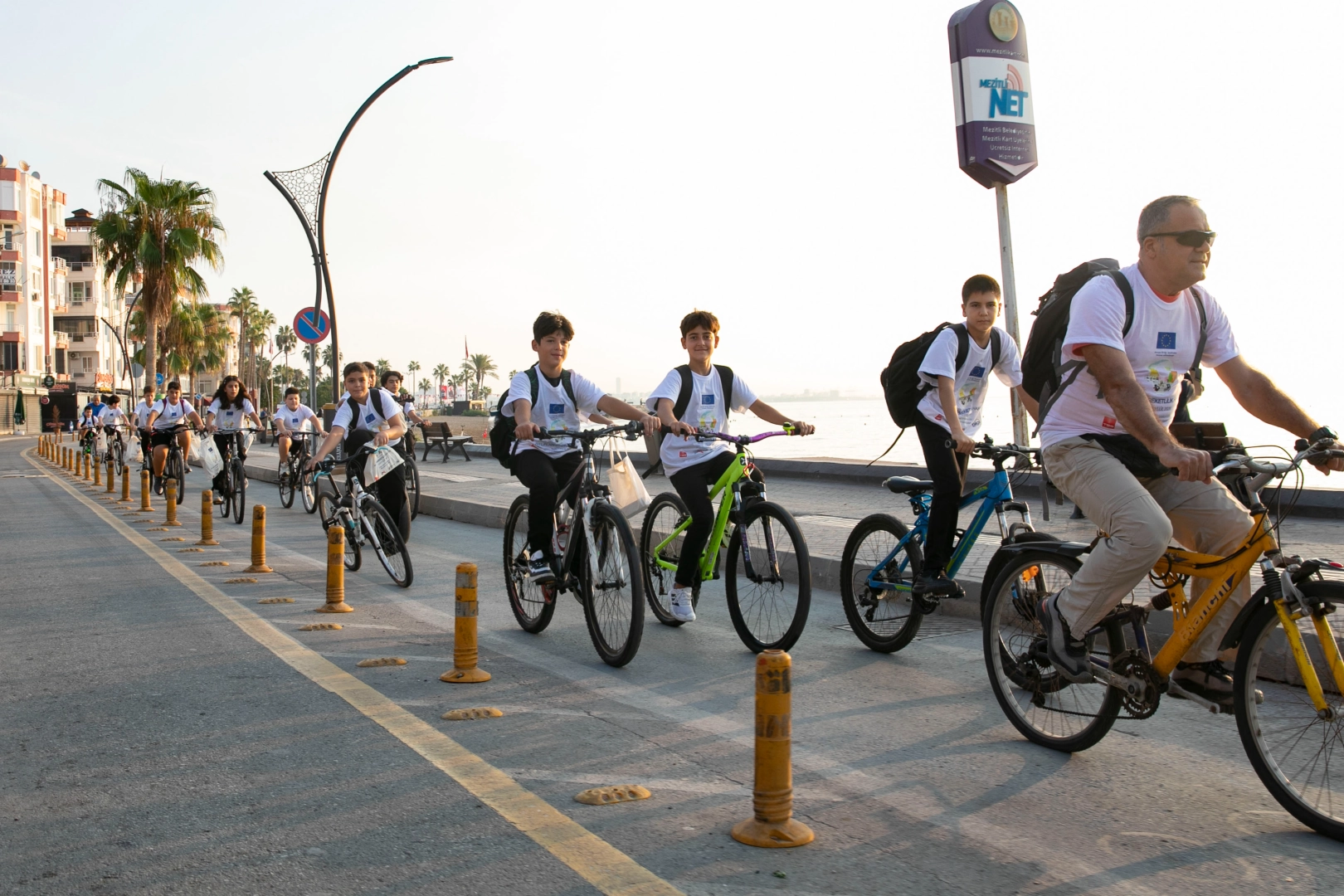 Öğrenciler Mersin’de Bisikletle Okula Pedal Çevirdi