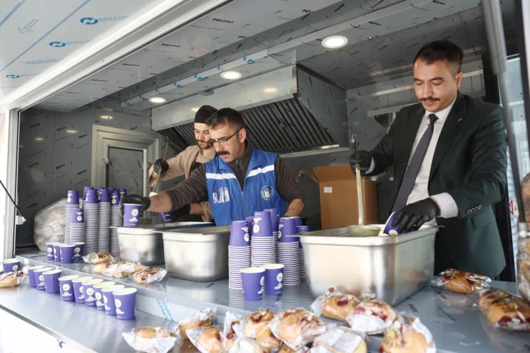 Öğrencilere Sıcak İkram: Sivas Belediyesi’nden Destek!
