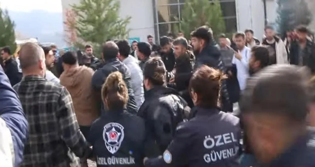 Öğrencilerin Protestosu Güvenlik Tarafından Engellendi