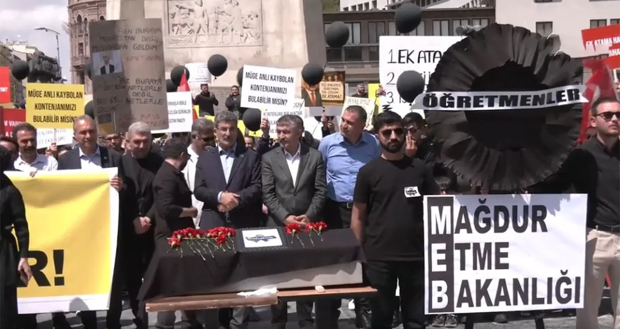 Öğretmen Adaylarından Tabutlu Protesto! Eylem Başladı