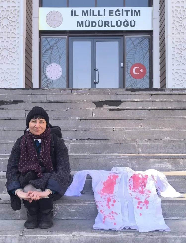 Öğretmen Cinayeti: Güvenlik İhlalleri Protesto Ediliyor