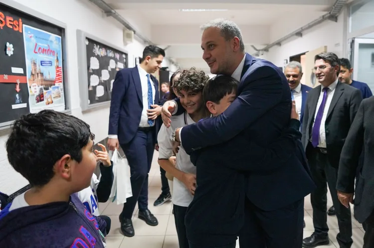 Öğretmenler Günü’nde 4 Bin Fidan Bağışı!