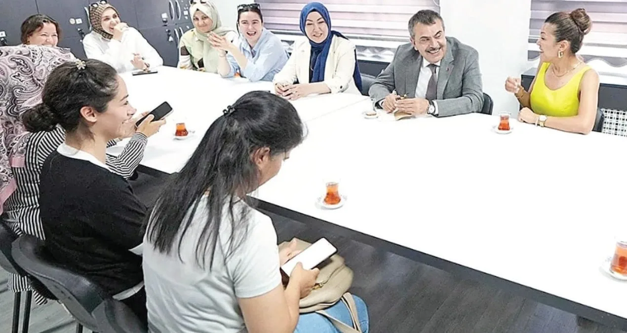 Öğretmenlerden Tekin’e Övgü Dolu Sözler!