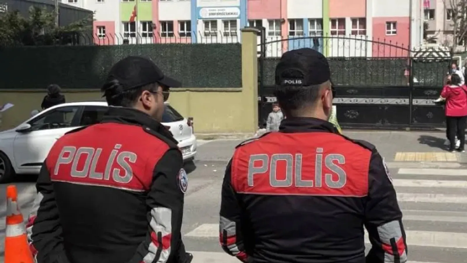 Okul Güvenliği Çocukları Değersiz Hissettiriyor!
