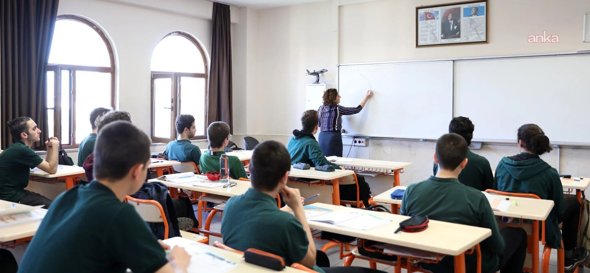 Okul Müdüründen Öğretmene Şaşırtan Uyarı!