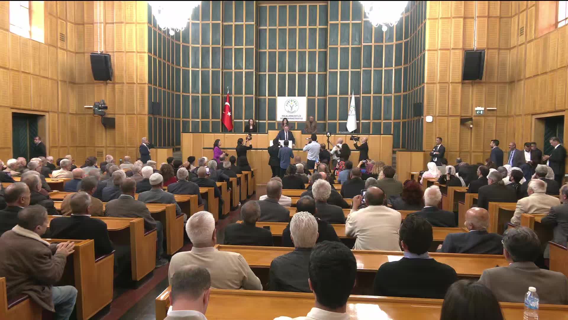 Okul Saldırıları: Bakan İstifa Etmeli!