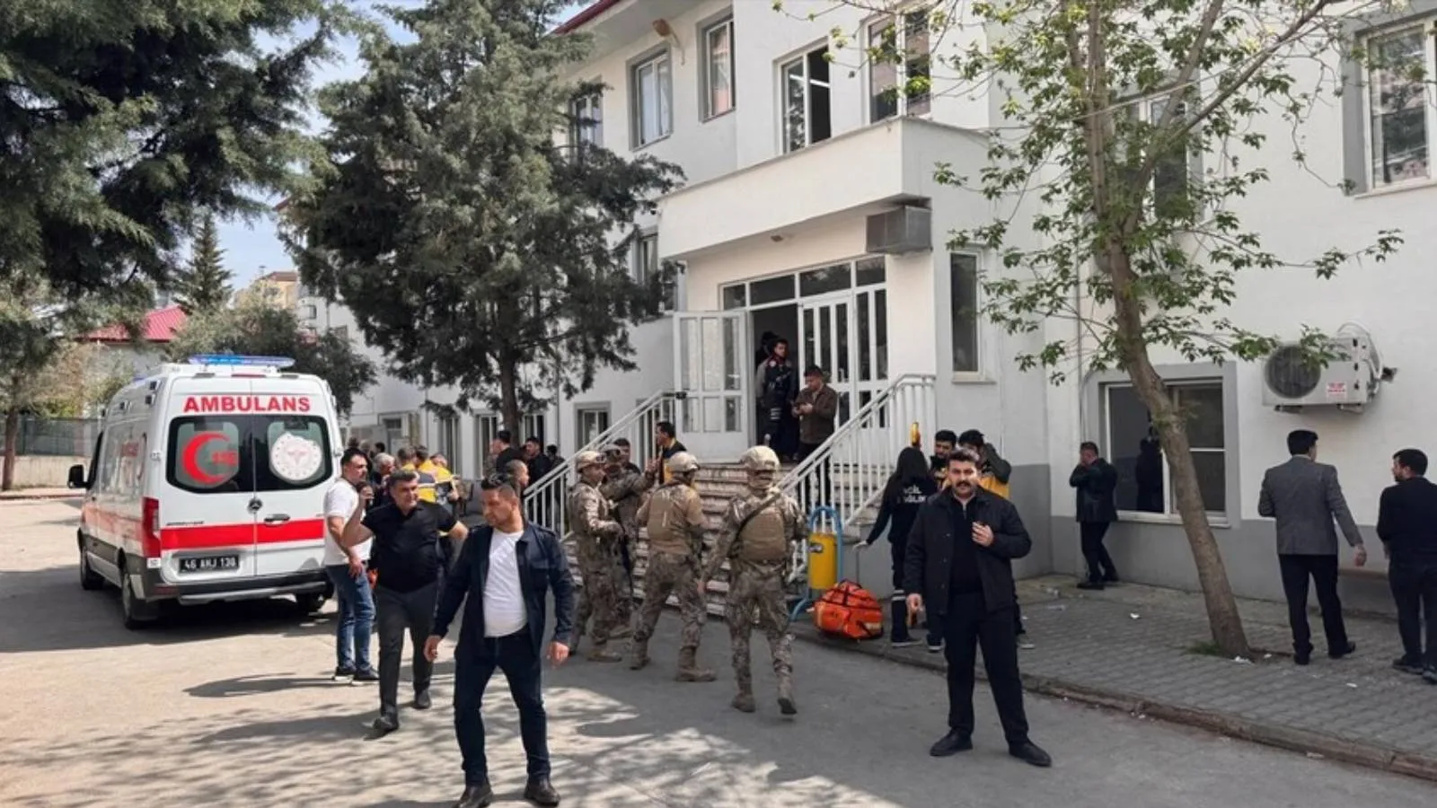 Okul Saldırıları İçin Tehdit Eden 12 Çocuk Gözaltında
