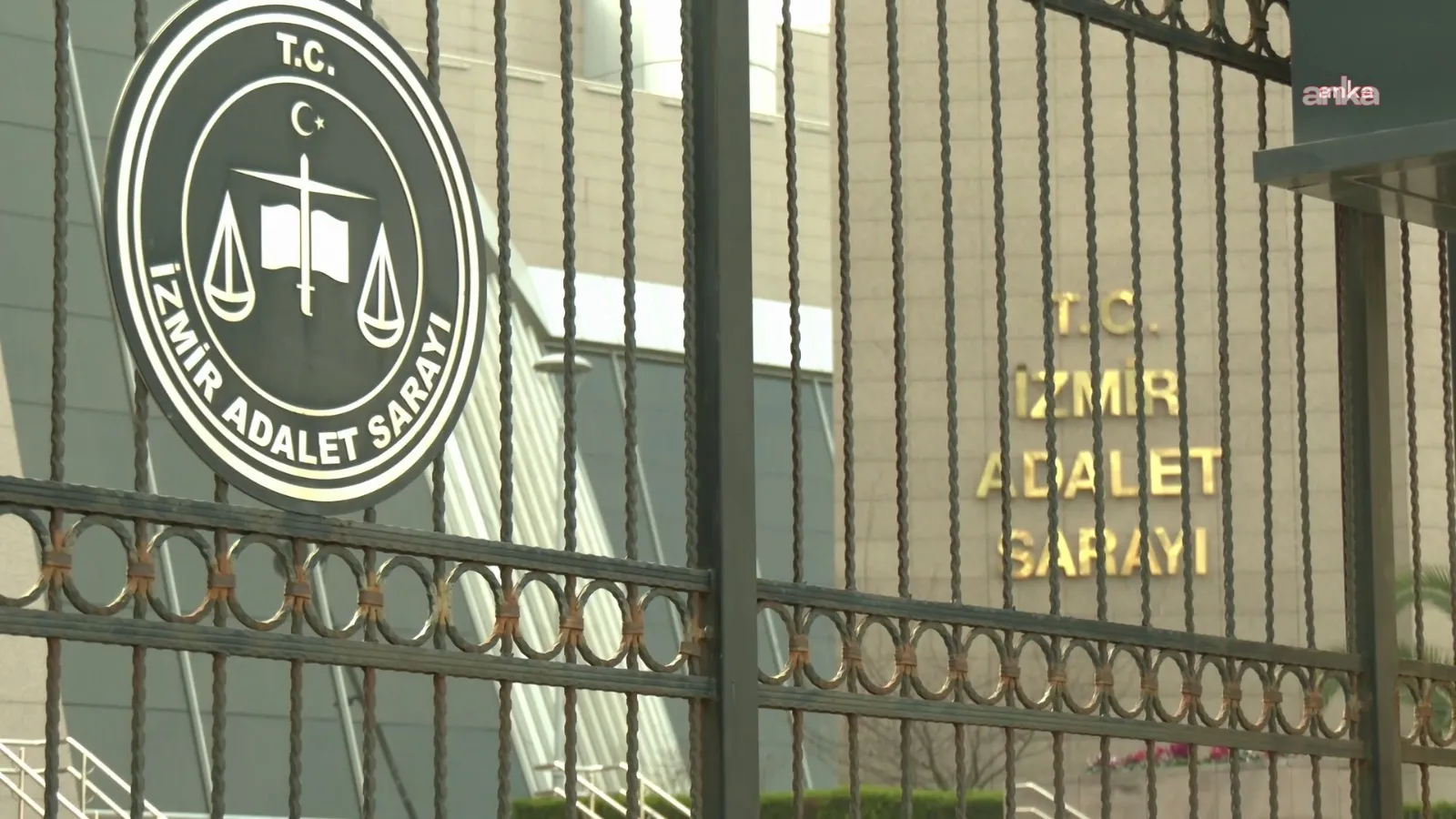 Okul Saldırıları Sonrası 30 Gözaltı, 2 Tutuklama