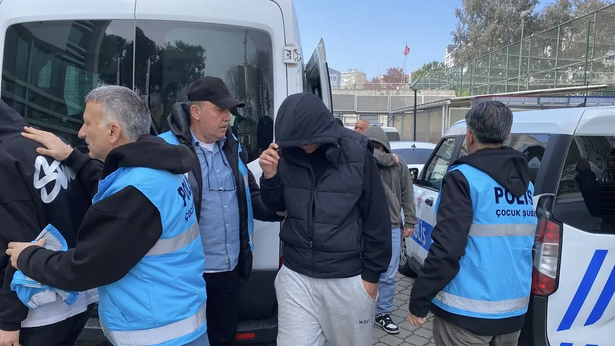Okullara saldırı yapacağız mesajlarıyla 2 ili korkuttular! Çok sayıda çocuk yakalandı 2