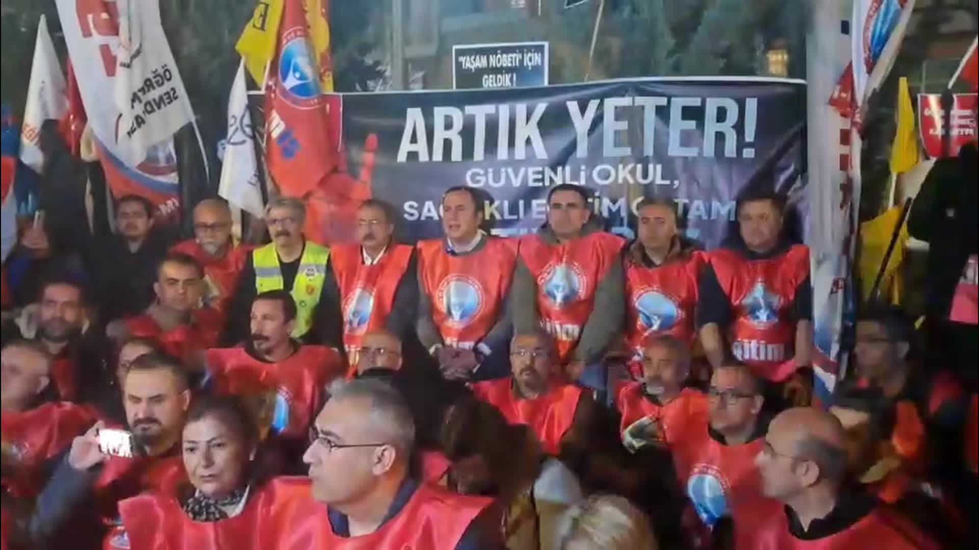 Okullarda Güvenlik Krizi: Eğitimciler Nöbette!