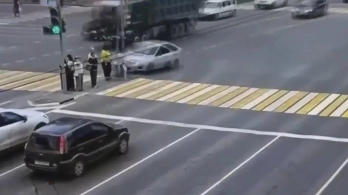 Omsk’ta Yayalara Aracın Çarpması: 7 Yaralı!
