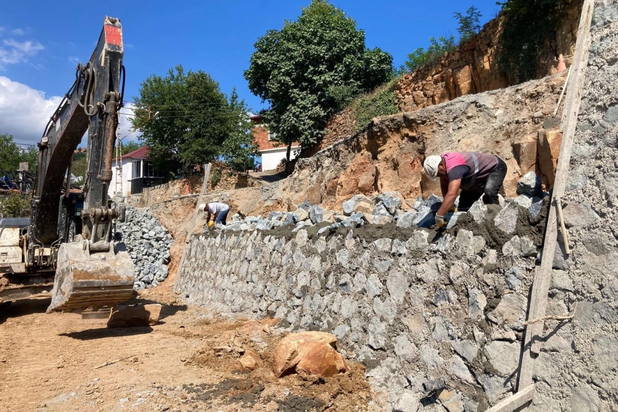 Ordu’da Güvenli Ulaşım İçin Taş Duvar Çalışması