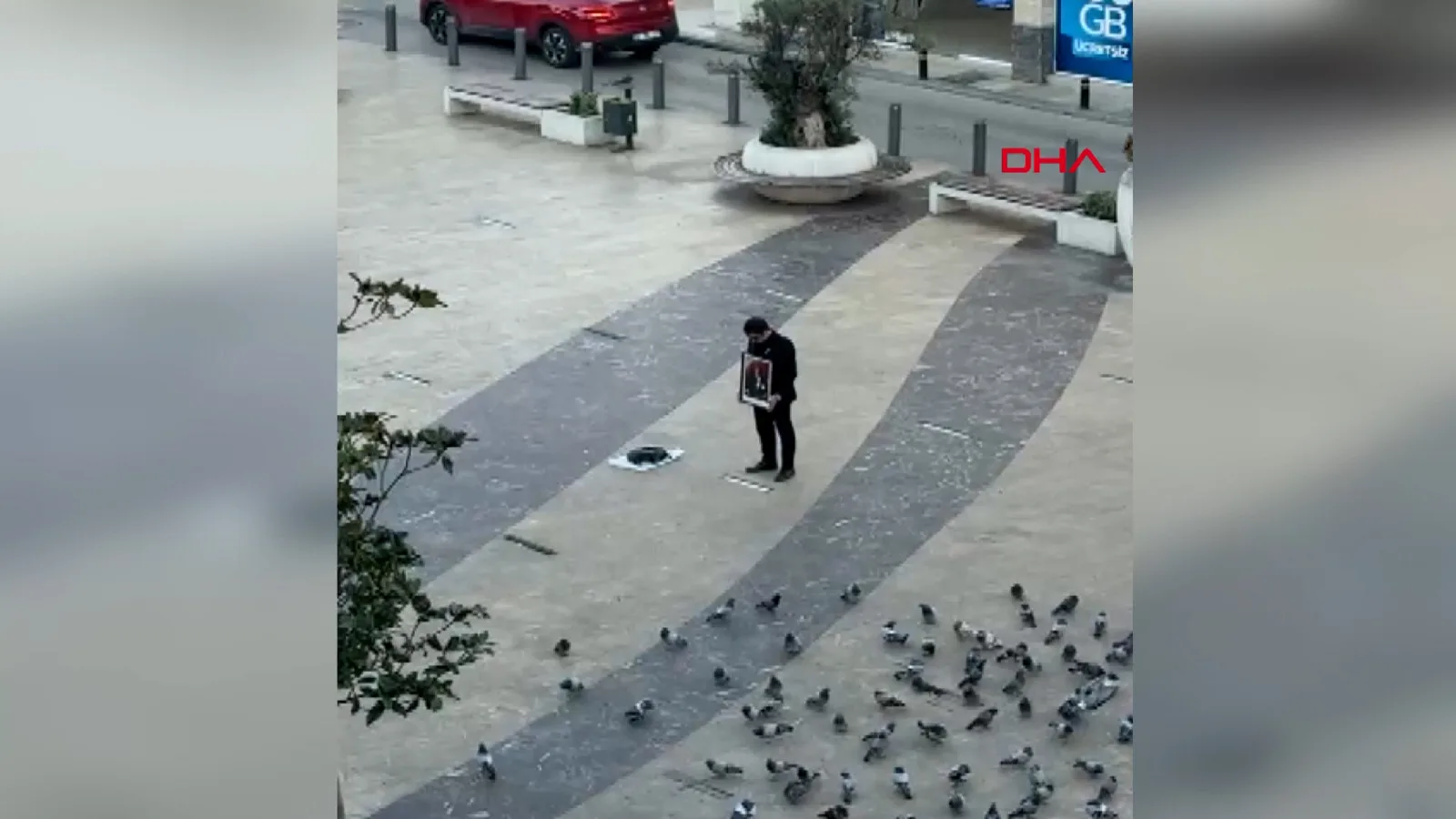 Ordu’da Tek Başına Atatürk’e Saygı Duruşu