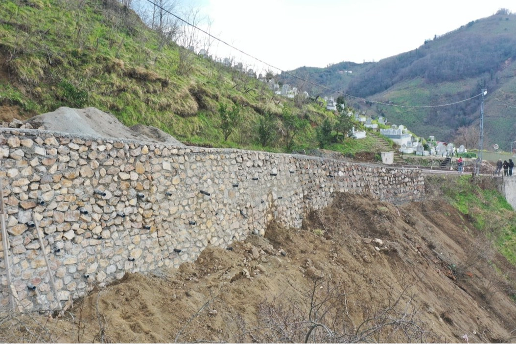 Ordu’da Ulaşım Güvenliği İçin Taş Duvar Çalışması