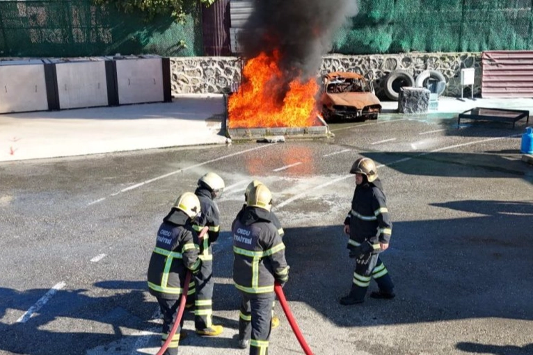 Ordu İtfaiyesi Geleceğin Kahramanlarını Eğitiyor