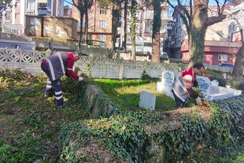 Ordu Mezarlıkları Bayrama Hazır, Dualar Başlıyor!