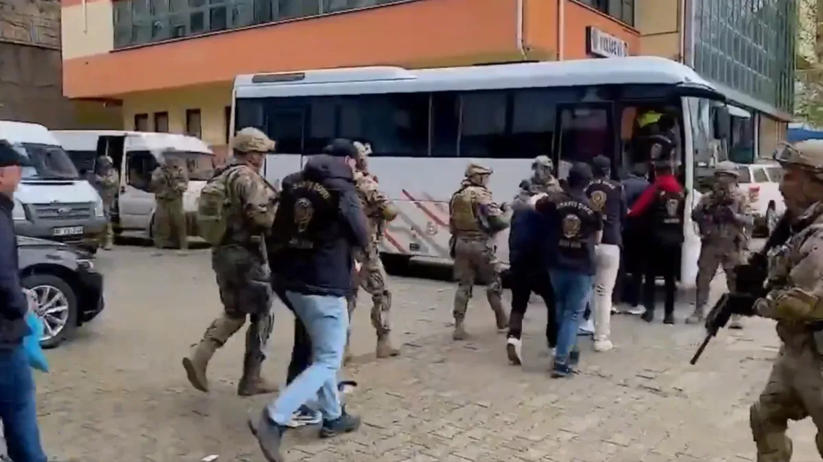 Organize Suç Operasyonunda 32 Şüpheli Yakalandı!