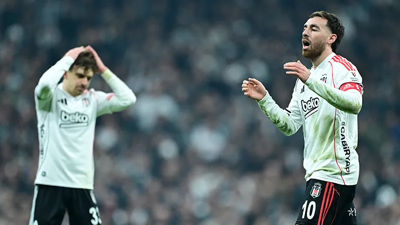 Orkun Kökçü’nün Derbi Karnesi: Kırmızı ve Sarı Kart