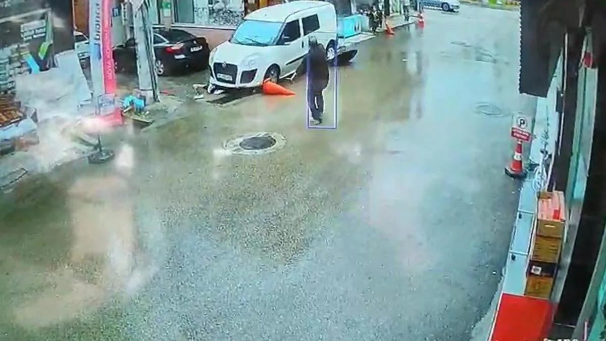 Osmangazi’da Kamyonet Kaldırıma Çıktı, 3 Yaralı!