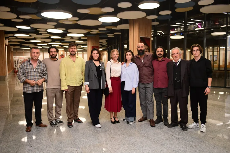 Osmangazi’de ‘Duvarların Ötesi’ Tiyatro Şöleni!