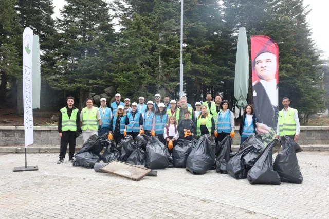 Osmangazi’de Gönüllüler Uludağ İçin El Ele Verdi