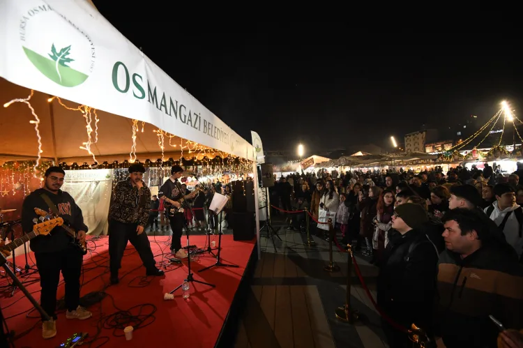 Osmangazi’de Yeni Yıl Coşkusu: Çizik Grubu Sahne Aldı!