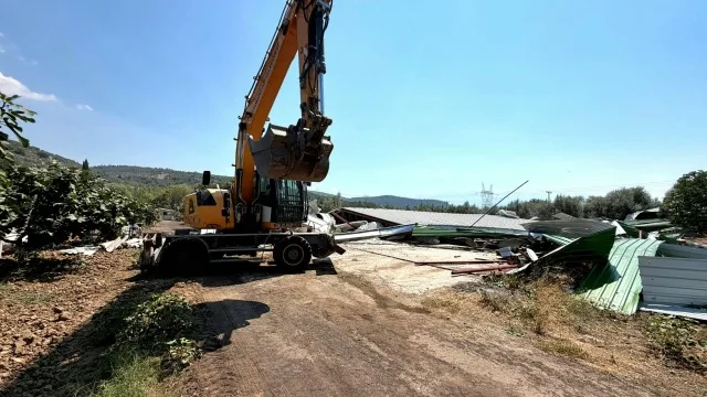 Osmangazi’de Zeytinliğe Yapılan Kaçak Depoya İzin Yok