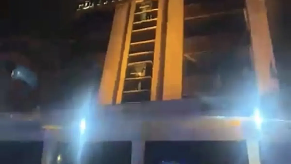 Otel Yangınında Mahsur Kalanlar Kurtarılıyor!