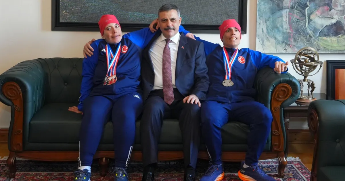 Otizmli Sporcuların Başarısı Bakan Çiftçi’yi Gururlandırdı