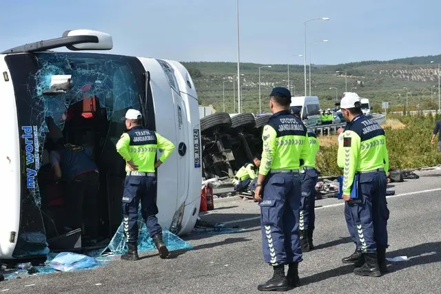 Manisa daki otobüs kazasında ölü sayısı 12’ye çıktı 2