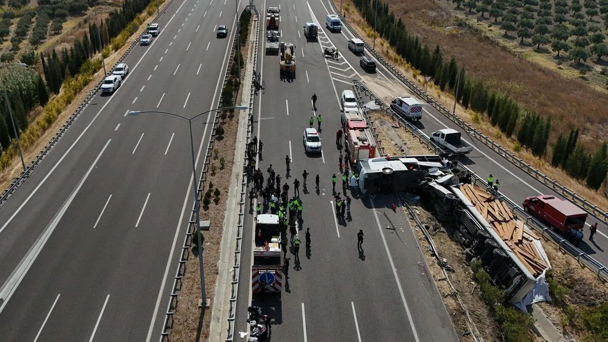 Otobüs kazasında ölü sayısı 12’ye yükseldi!