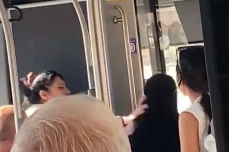 Otobüste Tesettür Kavgası: Arbede ve Gözyaşları!