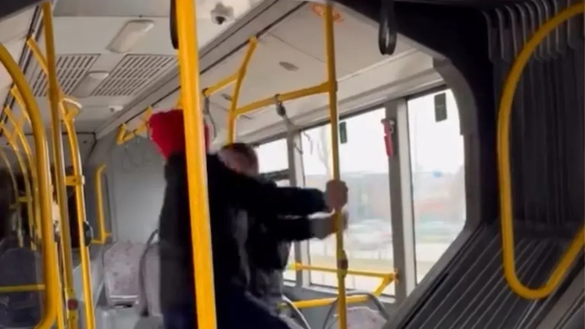 Otobüste Yer Tartışması Kavgaya Dönüştü!