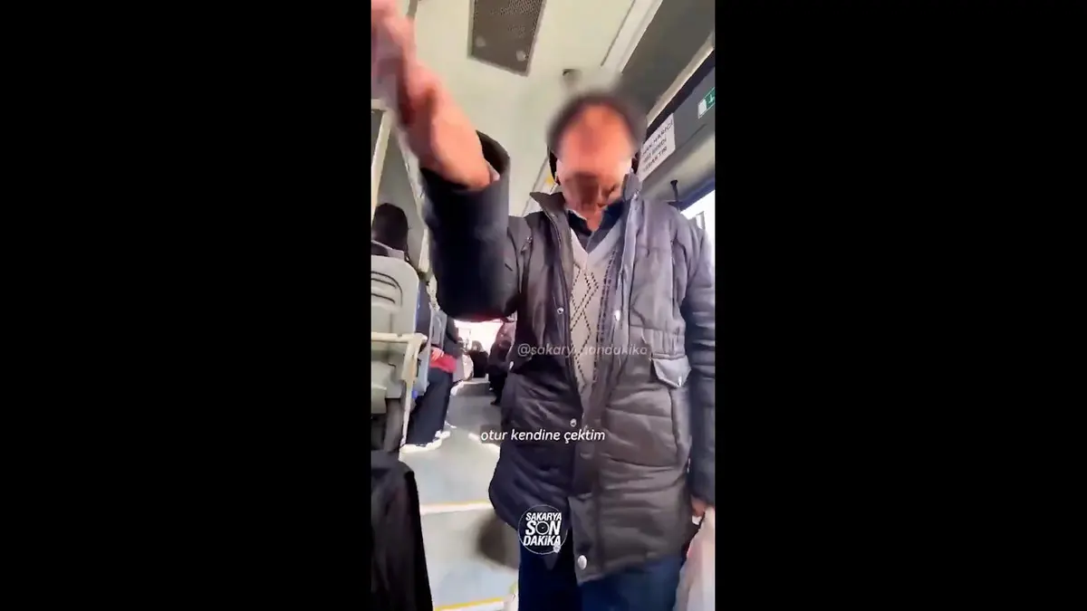 Yer vermeyince kucağına oturdu: Bacağını görünce ise şoke oldu!