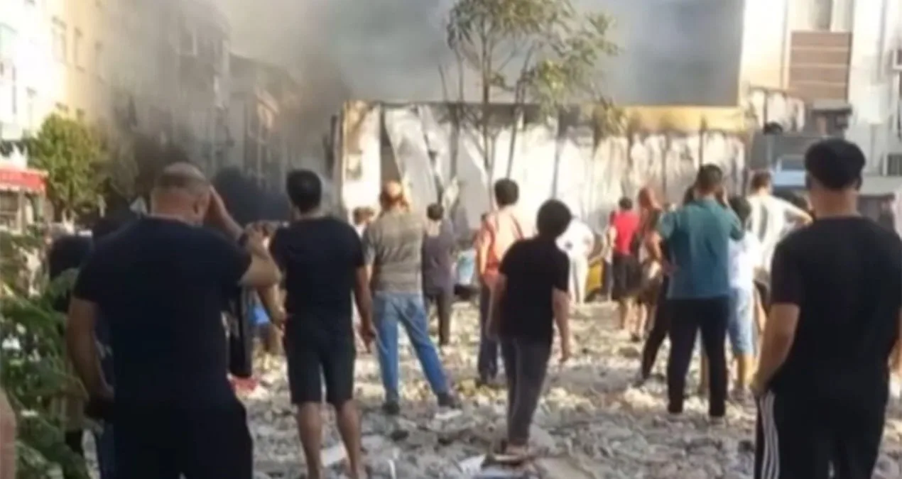Otomobil Tamirhanesindeki Yangın Halkı Sokağa Döktü!