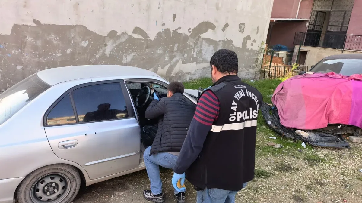 Otomobildeki Mermi İzleri Şok Etti!